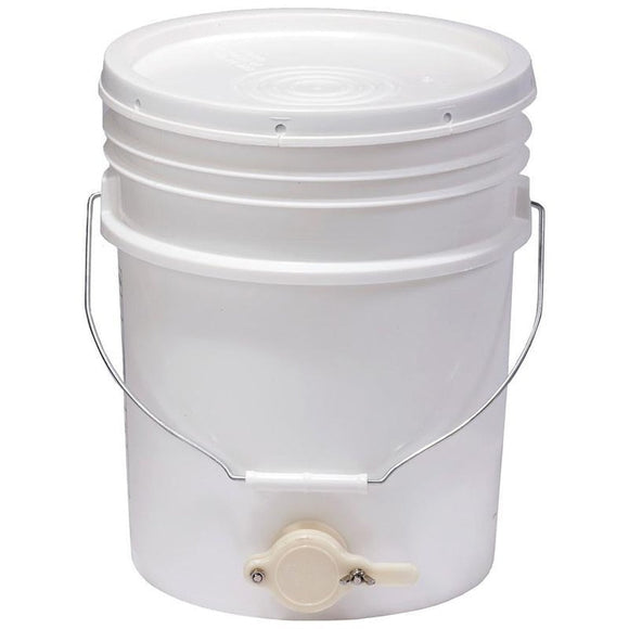 LITTLE GIANT PLASTIC HONEY BUCKET (5 GAL, WHITE)